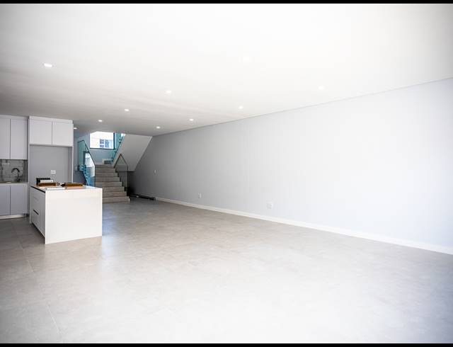 4 BEDROOM FREEHOLD FOR SALE IN SANDOWN